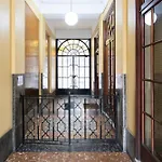 Апартаменты Chic Design 80 Sqm - Sleeps 6 - Metro 2 Min *