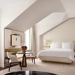Four Seasons Hotel 5*