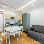 Doria 10 Next To Train Station Апартаменты Милан