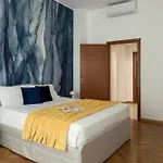 Exclusive Design - Duomo - Free Parking Apartment Milan