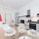 Bocconi White Milão