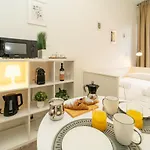 Comfortable And Bright In Marghera מילאנו