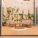 Private Parking In Chinatown - Bright Pearl Apartament *