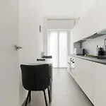 Апартаменты Guesthost - Cosy Calvairate & Porta Romana *