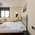 Daire I Host - Russoli 7 Milano