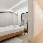 Guesthost - Luxury De Angeli, Apartment *