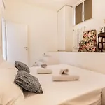 Modern Design 5 Minutes San Raffaele * Mailand