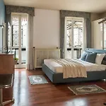 דירה Elegant Luxury In Historic Center - M2