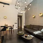 Elegant And Spacious Loft Downtown In The Fashion District *