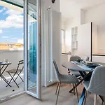 Apartment New Modern In