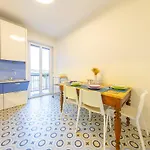 Spacious And Bright 2bdr, 2 Bathrooms * ميلان