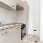 Apartment Guesthost - Cozy Varesina Area