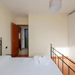I Host - Russoli 7 Milano