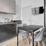 Domusmi Tadino 30 شقة