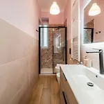 Domus *