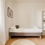 Apartment Modern And Strategic 1-br Flat C - Station Mailand