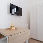 Apartment Guesthost - Comfy Ca' Granda Mm5
