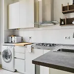 Domusmi Bronzino Apartment