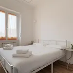 شقة Guesthost - Comfy Balcony X4 Turro