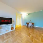 شقة Spacious And Bright 2bdr, 2 Bathrooms *