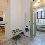 I-host - Bressan 44 *