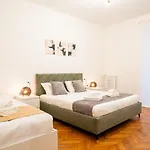 Ramazzini District - Elegant Flat X8 מילאנו