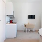 Guesthost - Comfy Ca' Granda Mm5 דירה