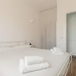 Guesthost - Comfy Balcony X4 Turro شقة