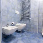 Lägenhet I-host Spacious 2br With 2 Baths & Balcony *
