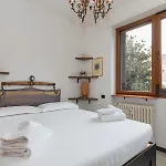 I-host 2br With Balcony Porta Romana Апартаменты