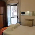 Three-room In Tortona District Lejlighed