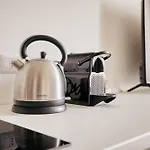Modern And Strategic 1-br Flat C - Station Apartment *
