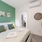 דירה Design - Navigli & Darsena At 2 Min מילאנו