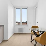 Premium With Balcony - Hospital Besta Milano
