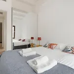 Guesthost - Modern Terrace Flat In Solari Area
