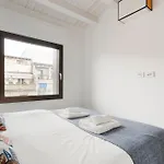 Guesthost - Modern Terrace Flat In Solari Area Lägenhet