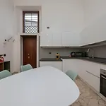 I-host - Bressan 44 Διαμέρισμα *
