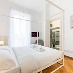 Duomo 15 Min Walk - Historic Center, 4 Bedrooms And 2 Terrace Μιλάνο