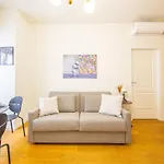 Luxurious 1bdr In Life, Sleeps 4 Διαμέρισμα