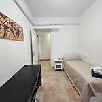 Three-room In Tortona District Lejlighed