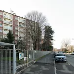 Guesthost - Spacious Balcony X6 * Milão