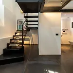 Elegant And Spacious Loft Downtown In The Fashion District شقة ميلان