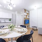 Centre Luxury, 2bdr, Sleeps 5 מילאנו