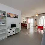 Daire I Host - Russoli 7 *