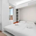 Premium With Balcony - Hospital Besta *