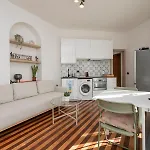 Charming With Private Terrace Darsena Area Apartamento