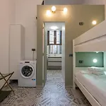 I-host - Bressan 44 *