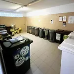 Modern Apt, 25 Min Duomo, Metro 5 Min & Wifi דירה מילאנו