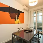Absolute Luxury Home, 15 Minutes Walk San Siro Milão