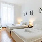Duomo 15 Min Walk - Historic Center, 4 Bedrooms And 2 Terrace